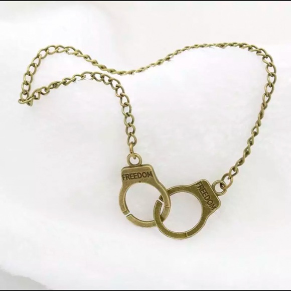 🆕 Freedom Handcuff Steam Punk Necklace - Picture 4 of 12